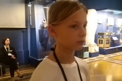 P (17)