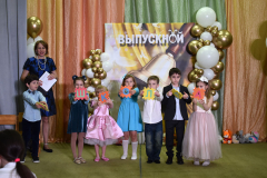 2026-05-28 Золотое детство. Выпускной утренник воспитанников Детского центра развития «Жучок» (6)